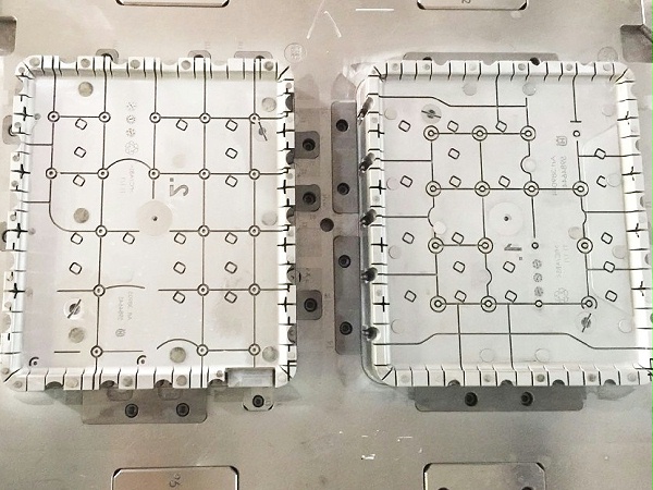 精密核心结构模具